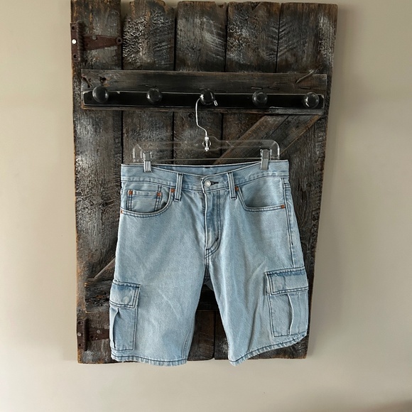 Men's Levi's Cargo Light Denim Shorts or Jorts - Picture 1 of 3